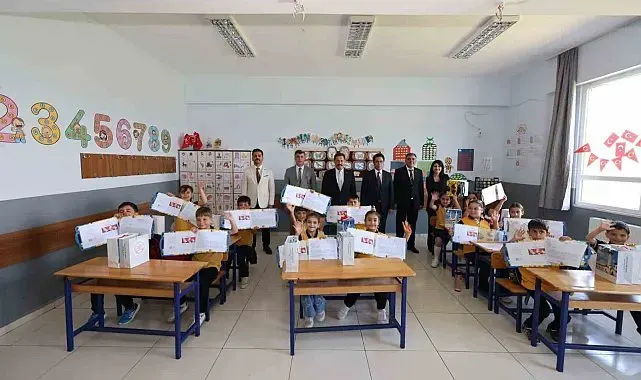 Hatay'da 368 bin 320 öğrenci karne heyecanı yaşadı