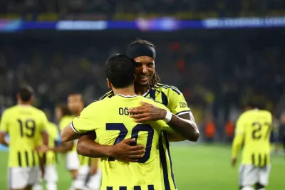 Fenerbahçe, Slavia Prag Karşısında İlk Yarıyı Üstün Kapattı