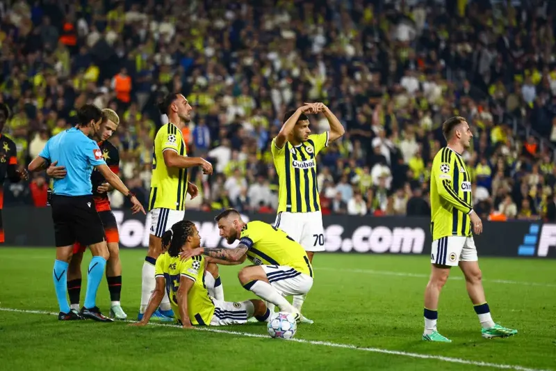 Fenerbahçe Maçında Şok Sakatlık: Nathan Ake Oyuna Devam Edemedi