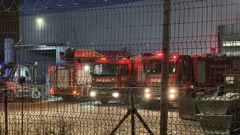 Sakarya'da Alüminyum Fabrikasında Patlama: Üç Yaralı