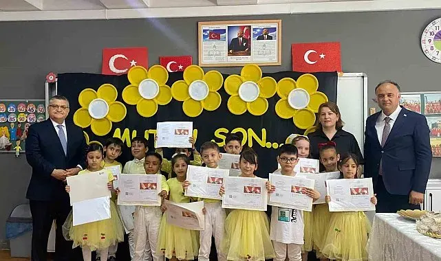 Sinop'ta öğrenciler karne sevinci yaşadı