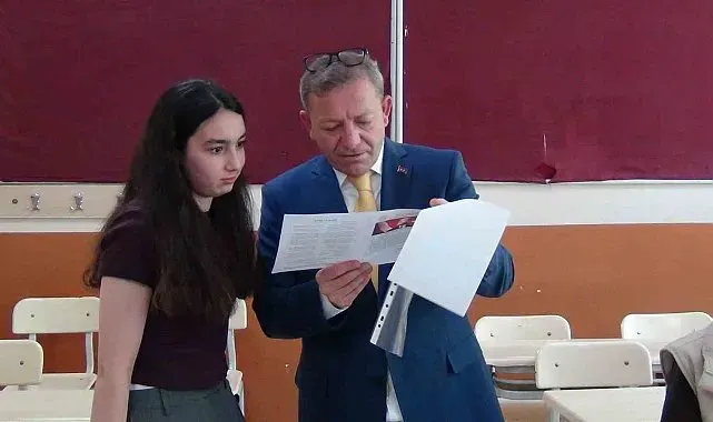 Kars'ta 53 bin 676 öğrenci karne sevinci yaşadı, yaz tatili başladı