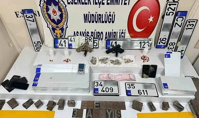 İstanbul'da sahte plaka basımı yapılan adrese operasyon yapıldı: 4 gözaltı