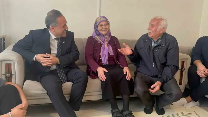 Yalova Valisi Usta'dan Sağanakta Mazgal Temizleyen Vatandaşa Ziyaret