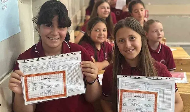 Kırklareli'de 53 bin 822 öğrenci karne heyecanı yaşadı