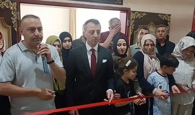 Okula silahlı saldırıda hayatını kaybeden Kerem Erdem Güngör'ün adı konferans salonunda yaşatıldı