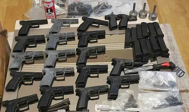 İzmir'de suç örgütlerine operasyon: 38 gözaltı