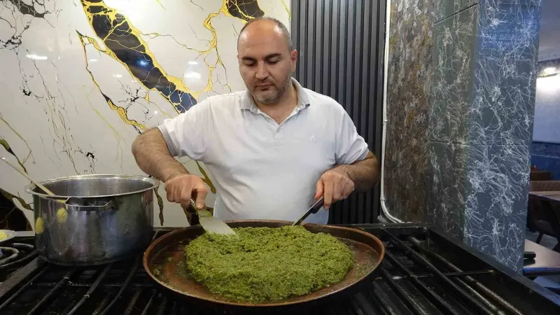 Kilis’in Tescilli Lezzeti Cennet Çamuru Dört Kez Kızartılarak Hazırlanıyor