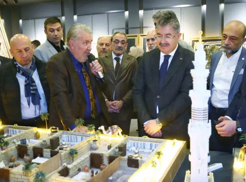 Eskişehir'de Mukaddes Emanetler ve Kâbe Örtüleri Sergisi Ziyarete Açıldı