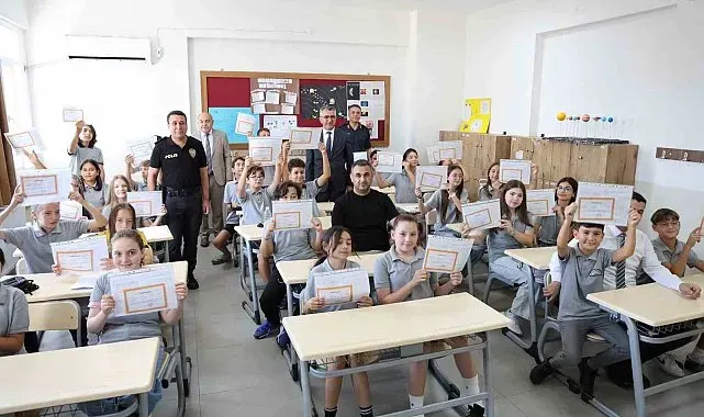Söke'de 21 bin 537 öğrenci karne sevinci yaşadı
