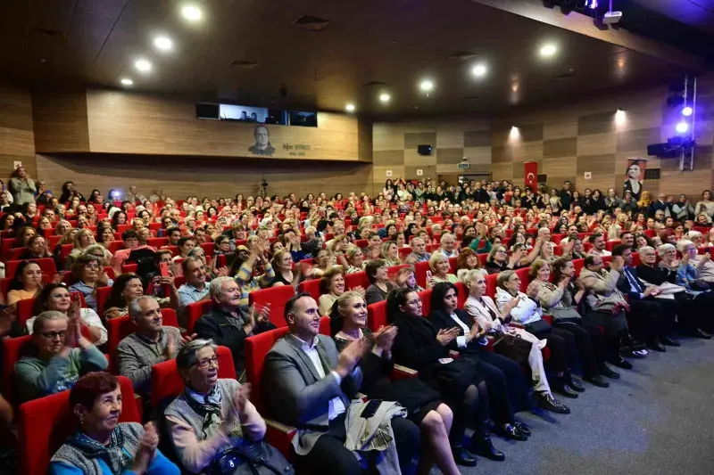 Sanat Güneşi Zeki Müren Manisa’da Özel Konserle Anıldı
