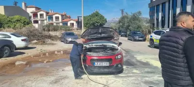 Muğla Menteşe'de Seyir Halindeki Otomobilde Yangın Çıktı