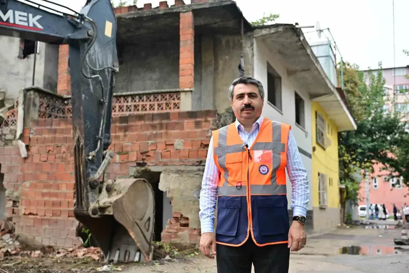 Yıldırım'da Kentsel Dönüşüm Projesi İçin Yıkımlar Başladı