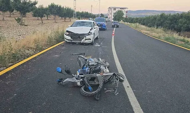 Otomobil ile motosiklet çarpıştı: 4 yaralı