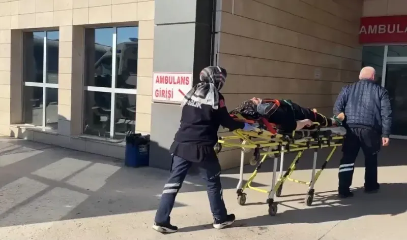 Kütahya Tavşanlı Karayolunda Otomobiller Çarpıştı: 2 Yaralı
