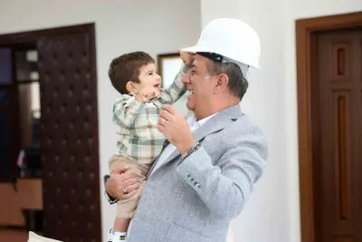 Sağlığına Kavuşan Minik Teoman Efeler Belediye Başkanı Anıl Yetişkin'i Ziyaret Etti