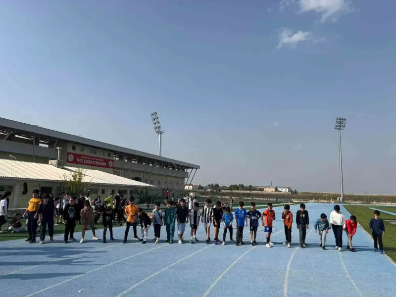Muşlu Genç Atletler Geleceğin Millî Sporcuları Olmak İçin Ter Döküyor