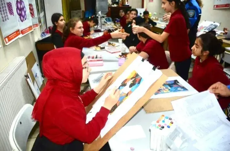 Bursa Emniyetinin Desteklediği Resim Kursunda 20 Öğrenci Sertifika Aldı