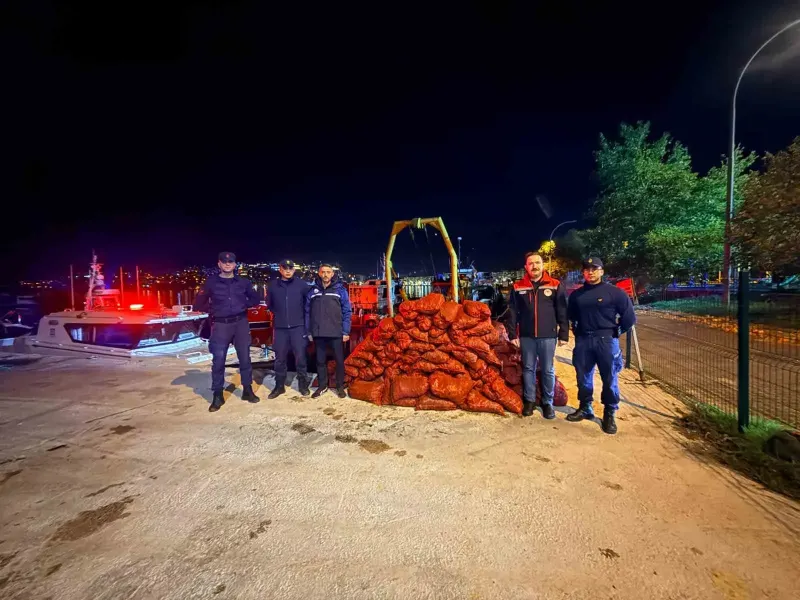 Gemlik Kumsaz Mevkiinde Yasa Dışı Midye Avcılığına Büyük Cezai İşlem