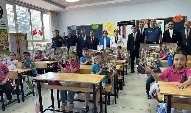 Burdur'da 42 bin 82 öğrenci karne alarak yaz tatiline başladı