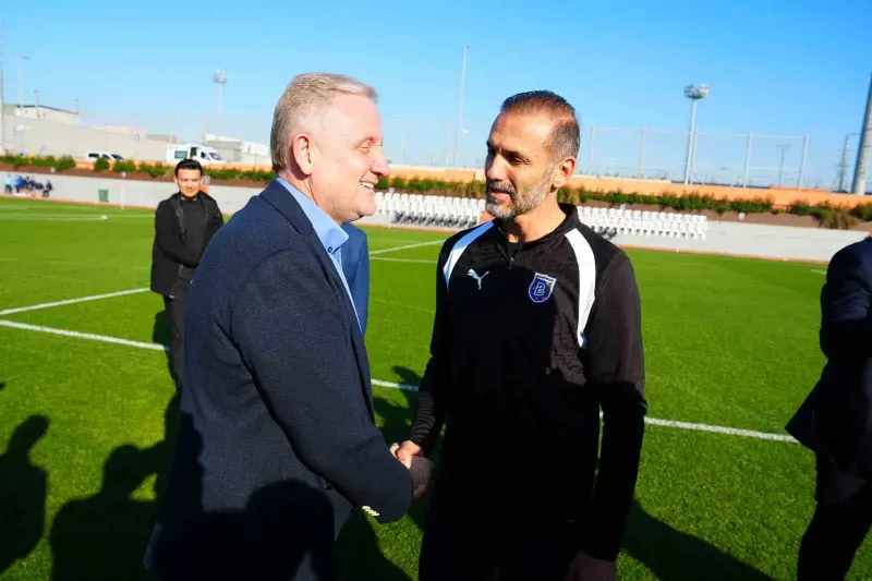 Başakşehir Ve Zenit Veteranları Gösteri Maçında Karşılaştı