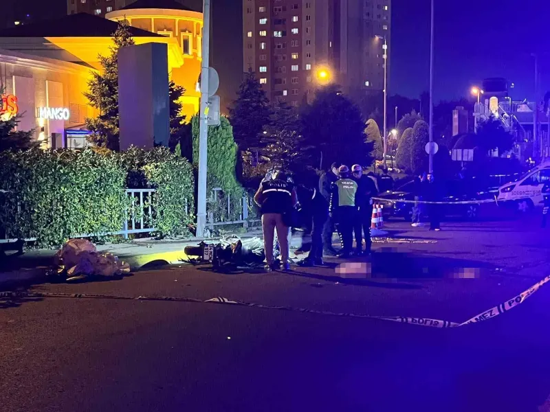 Küçükçekmece’de Otomobil ile Motosiklet Çarpıştı: 1 Can Kaybı