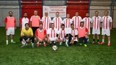 Tatvan’da Şehitler Anısına Düzenlenen Kurumlar Arası Futbol Turnuvası Heyecanı Başladı