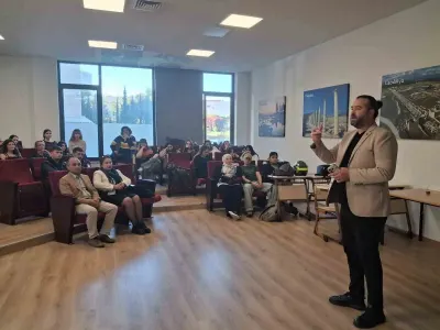 Denizli Gazeteciler Cemiyeti Başkanı Tokmak Gençlere Kariyer Tavsiyelerinde Bulundu