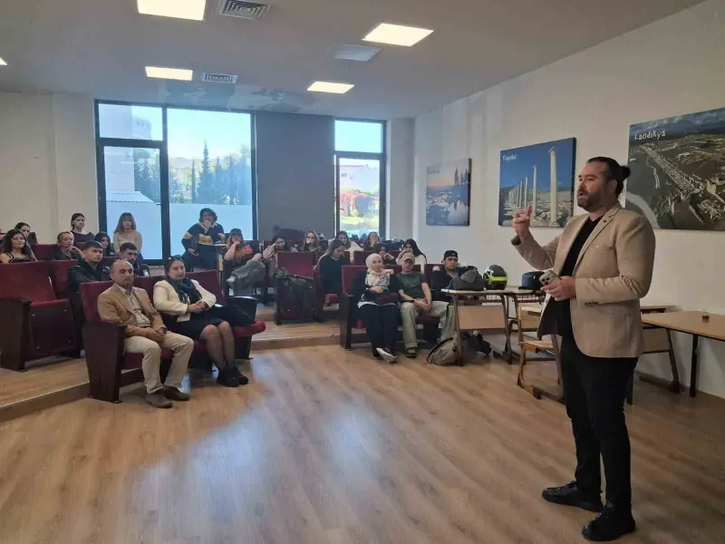 Denizli Gazeteciler Cemiyeti Başkanı Tokmak Gençlere Kariyer Tavsiyelerinde Bulundu