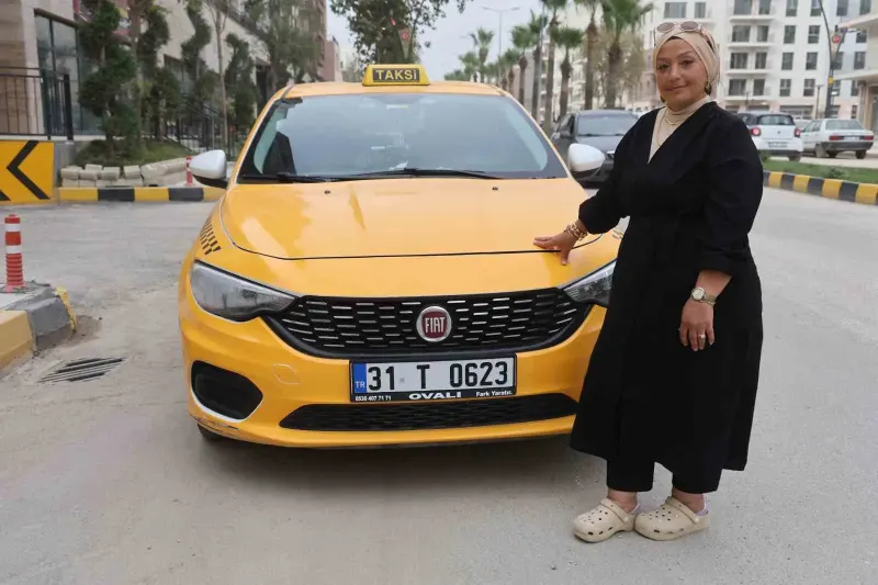 Ağabeyinin Emanetini Devralan Kadın Taksici Hatay Sokaklarında Direksiyon Sallıyor