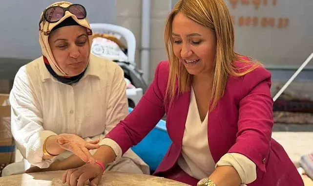 Başkan Tekin kendi elleriyle gözleme açtı