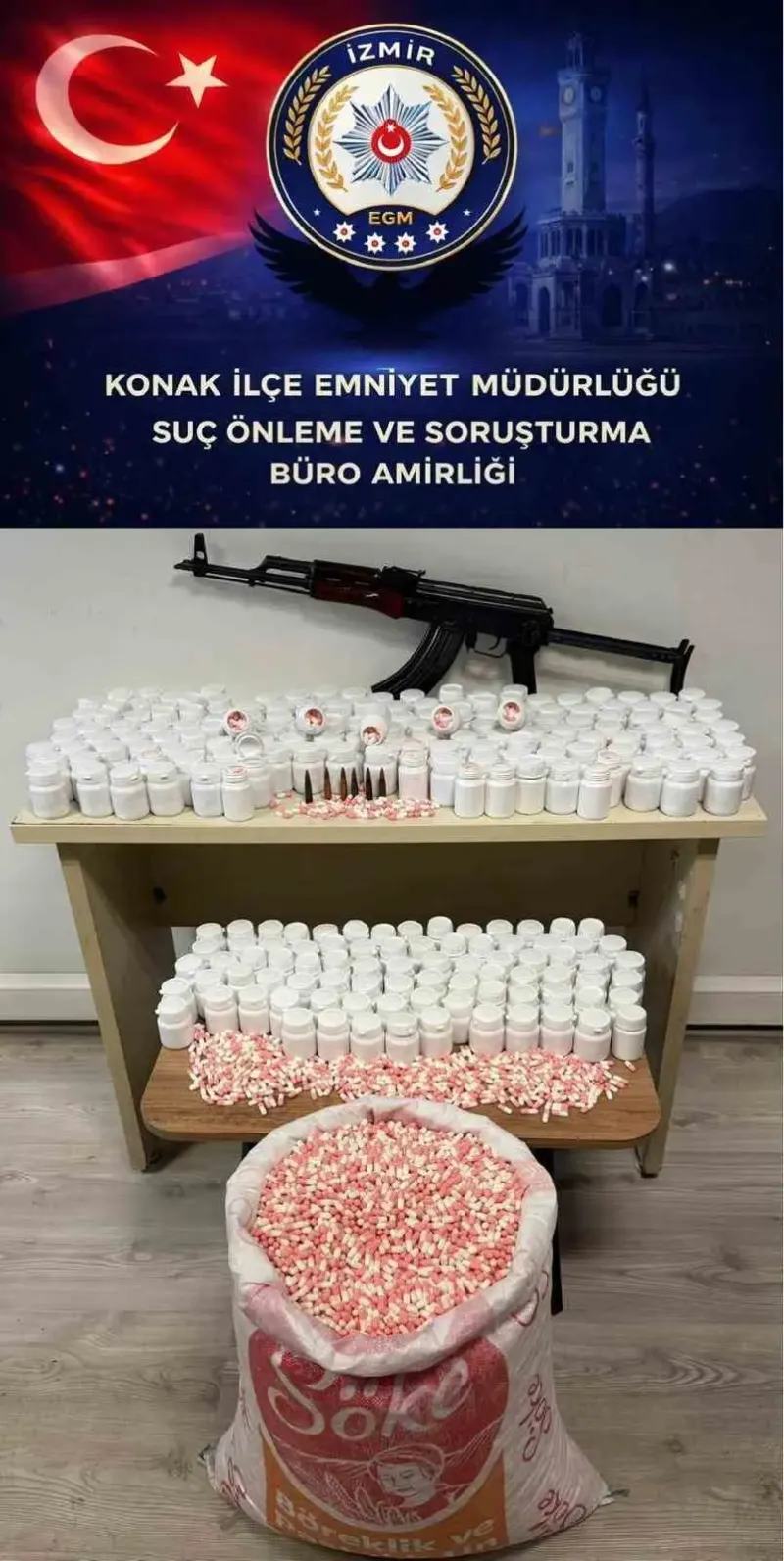 İzmir Konak'ta Düzenlenen Operasyonda Binlerce Uyuşturucu Hap ve Silah Bulundu