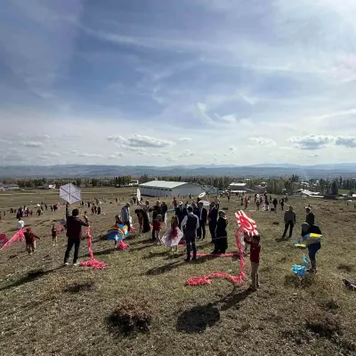 Bayburt Aydıntepe'de Geleneksel Uçurtma Şenliği Coşkusu