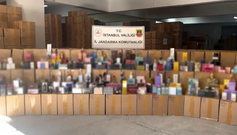 Bayrampaşa'da Dünyaca Ünlü Markalara Ait Sahte Parfüm Operasyonu