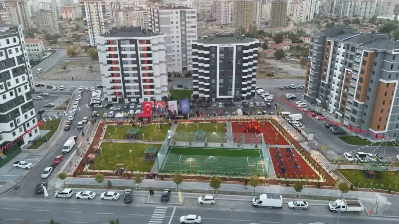 Kayseri'de Fırat Yılmaz Çakıroğlu Parkı Hizmete Açıldı