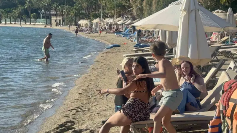 Bodrum'da Termometreler 32 Dereceyi Gördü, Sahiller Doldu