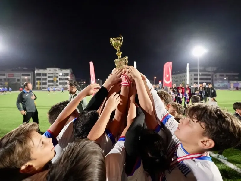 Denizli'de Cumhuriyet Bayramı Futbol Turnuvası Coşkuyla Tamamlandı