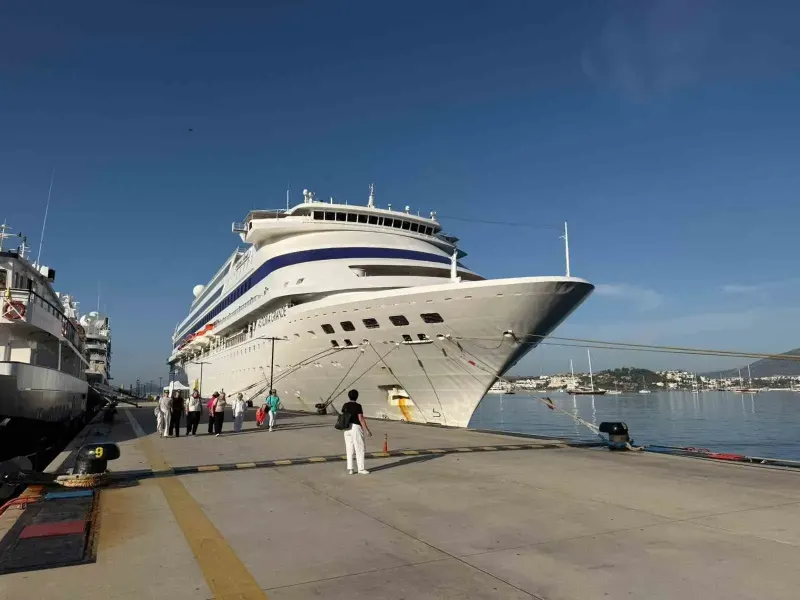 Bodrum Limanı Aynı Anda Üç Kruvaziyer Gemisini Ağırladı