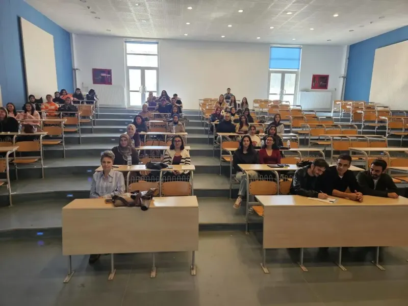 Sinop Üniversitesinde Sağlıkçılara Yönelik Kariyer ve CV Eğitimi Verildi
