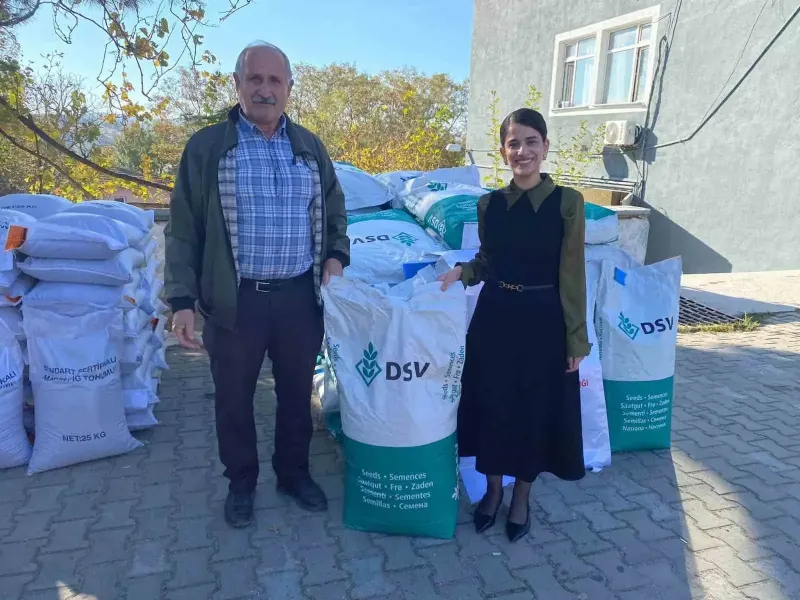 Kırklareli Kofçaz'da Üreticilere Yüzde 50 Hibeli Yem Bitkisi Tohumu Dağıtıldı