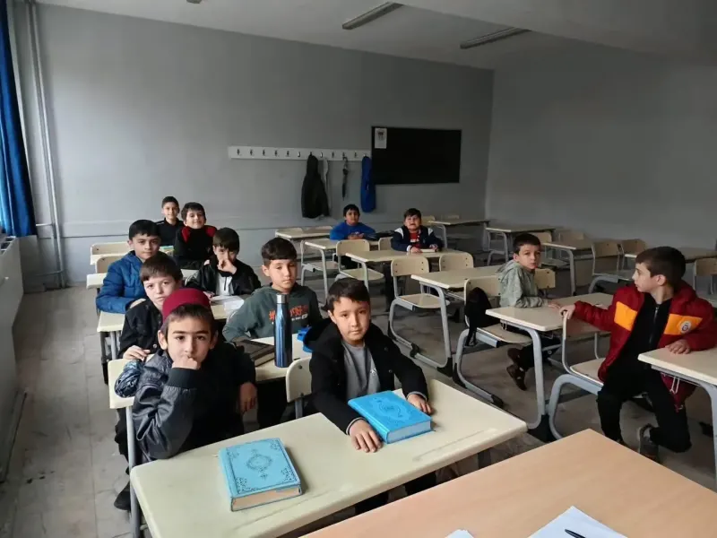 Denizli İncilipınar Şehit Burhan Acar İmam Hatip Ortaokulu Hafızlık Eğitimine Kapılarını Açtı