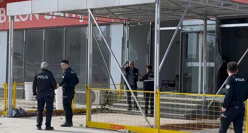 Bursa Nilüfer'de 250 Milyonluk Alacak Kavgası: Satış Ofisi Kurşunlandı