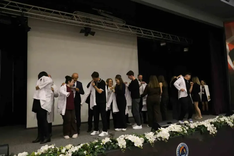 Avrasya Üniversitesinde Sağlık Öğrencileri İçin Beyaz Önlük Heyecanı