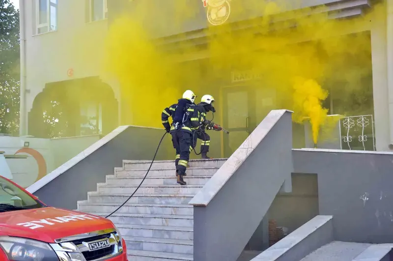 Menteşe'deki Lisede Gerçeği Aratmayan Ortak Yangın Tatbikatı