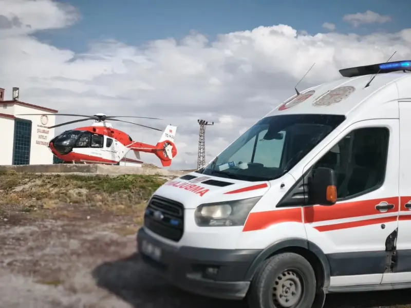Çaldıran’da Bakteriyel Sepsis Tanısı Konulan 21 Günlük Bebek Helikopter Ambulansla Sevk Edildi