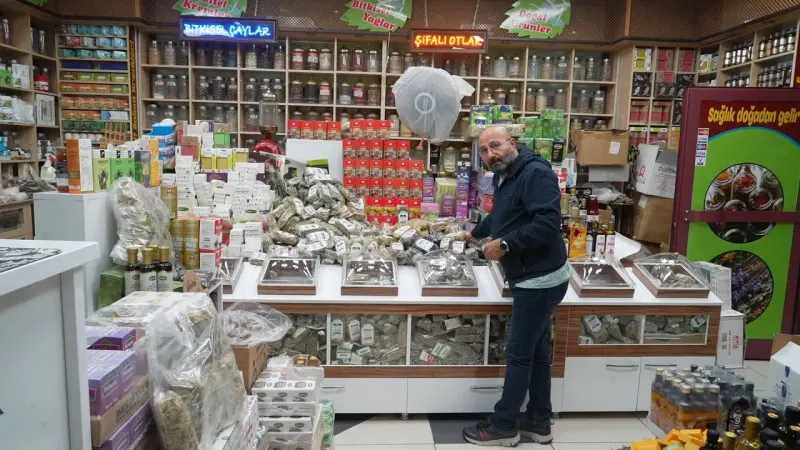 Muş’ta Soğuk Hava Etkisini Gösterdi, Aktarlarda Kış Çayı Yoğunluğu Yaşandı