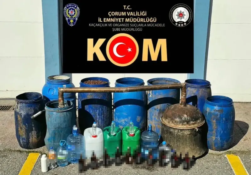 Çorum'da Eş Zamanlı Kaçak Alkol Baskını: 2 Şüpheli Yakalandı