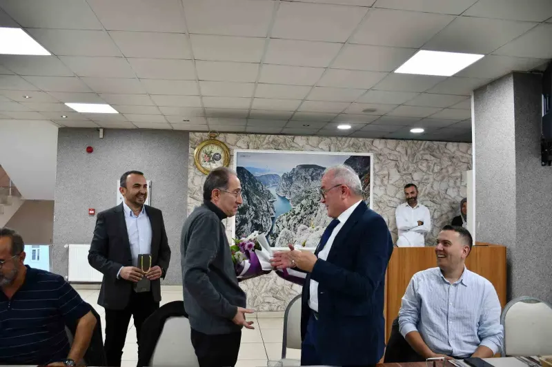 On yıllarca Sağlık Hizmeti Veren Doktor Emekli Oldu