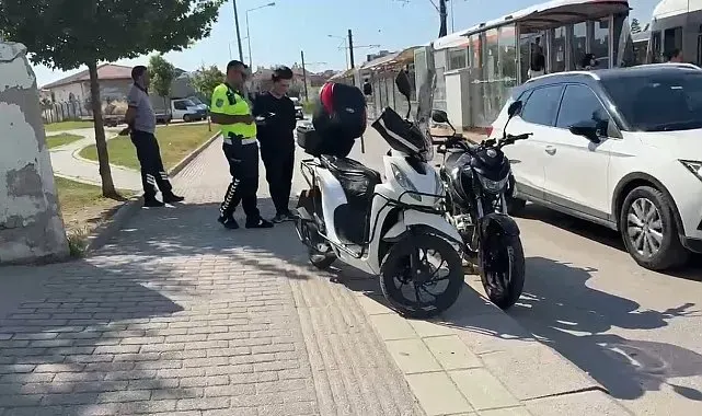 Eskişehir'de yaya geçidinde motosikletler çarpıştı