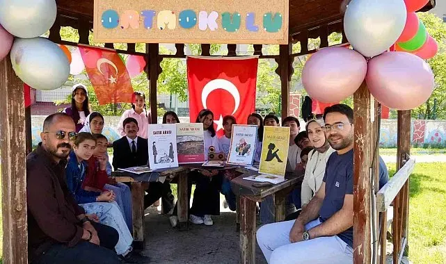 Eleşkirt'te öğrenciler okudukları kitapları sanatla anlattı